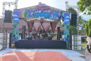 Pentas Seni HUT SMAN Senduro ke-20: Harmoni Modern dan Kreativitas dalam Siang yang Cerah